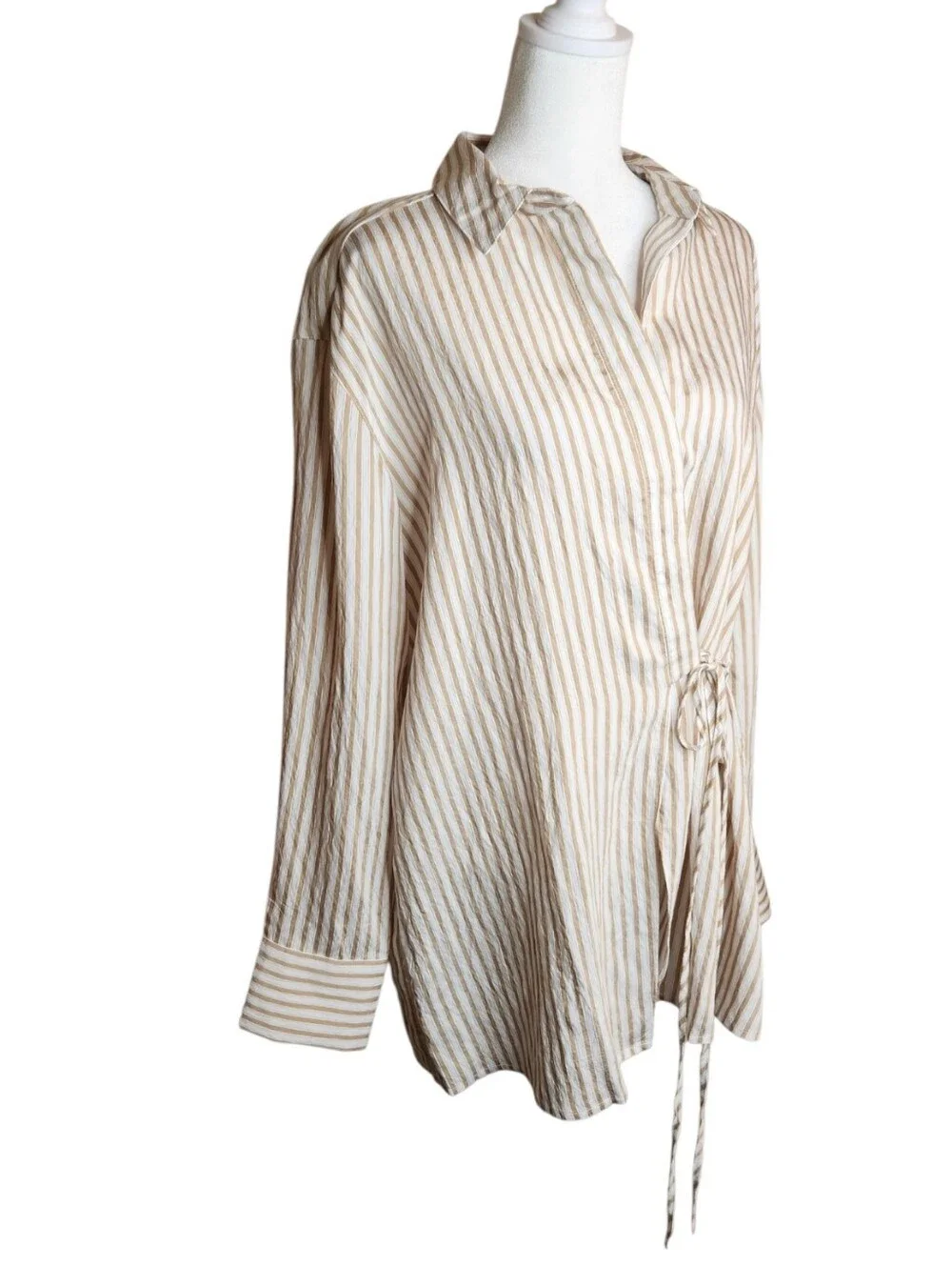 NEW Loft Beige Striped Top with Asymmetrical Tie Size Medium - Picture 4 of 7